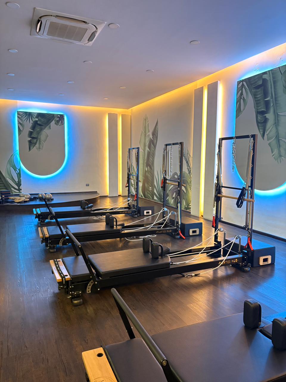 Reformers with towers & mat extension